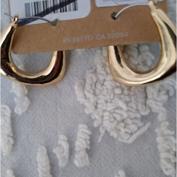 NWT Urban Outfitters gold tone hoops - Picture 5 of 5